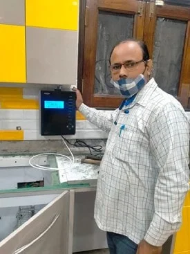 Healthy lifestyle with the Chanson Quality Water Purifier by a male user