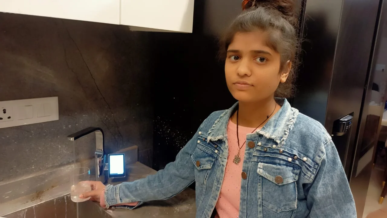 girl engaging with the user-friendly Chanson Water Purifier