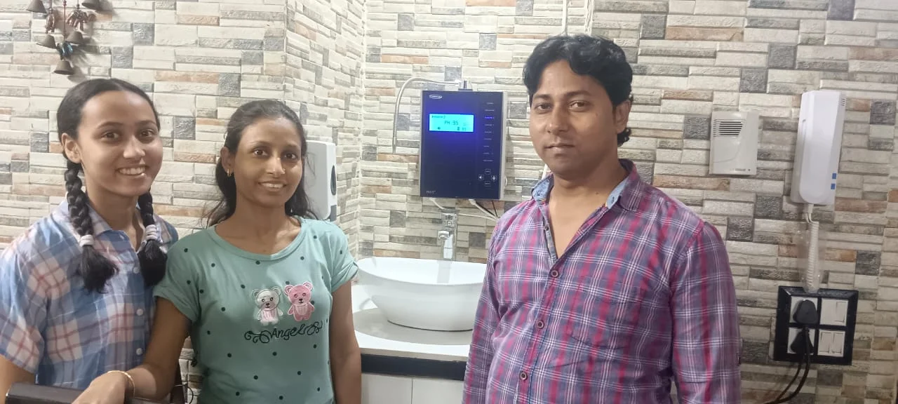 Chanson Quality Water Purifier being operated by a health-conscious man